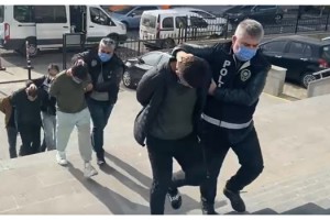 Eğlence mekanında 8 kişinin yaralandığı silahlı kavgaya 13 gözaltı