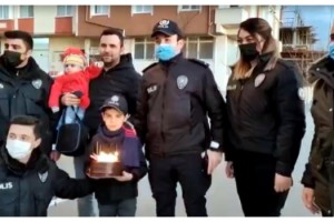 Alperen'e polisten doğum günü sürprizi