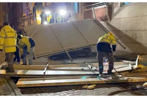 Kırklareli'de fırtına çatıları uçurup, ağaçları devirdi; eğitim- öğretime 1 gün ara