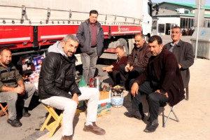 Belarus'a gitmek için yola çıkan TIR şoförleri Kapıkule'de bekliyor