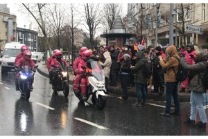 Kuryeler Almanya Başkonsolosluğu önünde eylem yaptı