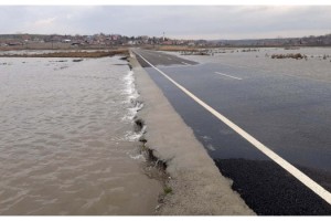 Taşan Ergene Nehri için 'sarı alarm', ekili alanlar sular altında
