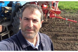 Çatıdan düşen çiftçi öldü