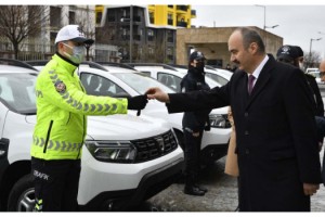 Edirne Valiliği’nden, emniyete araç desteği