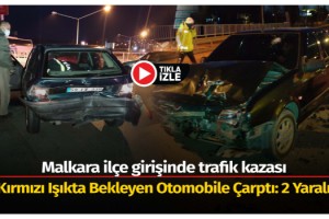 Kırmızı Işıkta Bekleyen Otomobile Çarptı: 2 Yaralı