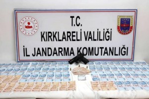 Otomobilinde sahte parayla yakalanan şüpheli gözaltına alındı