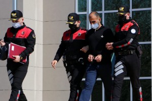 Tacizle suçlayıp öldürdü; 'sapıktı' notu bıraktı