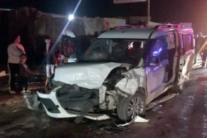 Tekirdağ'da otomobil ile hafif ticari araç çarpıştı: 8 yaralı