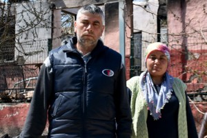 Tüp bebek için biriktirdikleri 100 bin lira evleriyle birlikte yanan çifte destek yağdı