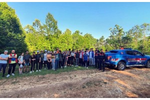 Doğa yürüyüşünde kaybolan üniversite öğrencilerini jandarma buldu