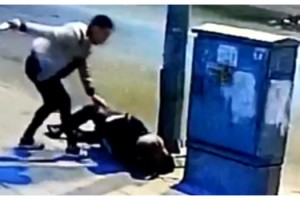 Kavgada bıçaklayıp, başına tekmeyle vurdu; o anlar kamerada