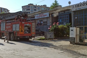 Sanayi sitesindeki iş yerinde çıkan yangın söndürüldü
