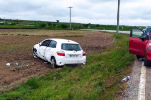 Tekirdağ'da tarlaya devrilen otomobilde 4 kişi yaralandı