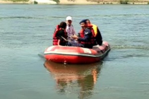 Yunanistan'a kaçarken nehirde mahsur kalan kadın, botla kurtarıldı