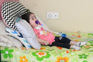 6 makineye bağlı SMA'lı Ecrin'in annesi: Zaman, en büyük düşmanımız