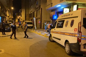 Bıçaklayıp, başında sela okudu