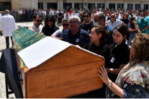 Doğduğu hastanede görev yapan doktor, kalp krizinden öldü