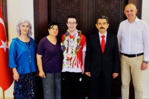 Down sendromlu şampiyon milli sporcu, Kırklareli'de coşkuyla karşılandı