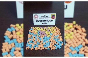 Taksici uyuşturucu hap ele geçirildi: 1 gözaltı