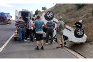 Tekirdağ'da iki araç çarpıştıktan sonra takla attı: 5 yaralı