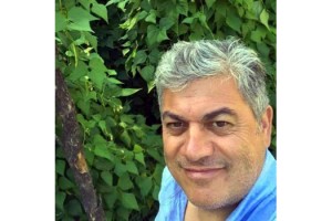 Kayısı toplamak için çıktığı ağaçtan düşerek öldü