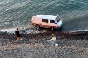 Şarköy'de denize uçan minibüsün şoförü yaralandı