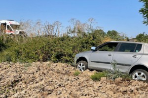 Tekirdağ'da otomobil tarlaya uçtu: 1 yaralı
