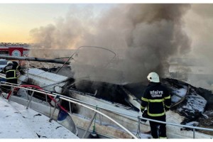 Tekirdağ'da yat limanında tekne yandı