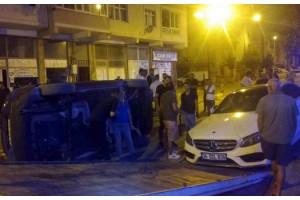 Alkollü sürücü park halindeki otomobile çarptı: 1 yaralı