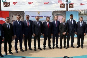 11 büyükşehrin AK Parti'li grup başkanvekilleri Tekirdağ'da bir araya gelip, açıklama yaptı