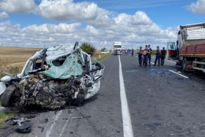 Tekirdağ'da otomobil ile TIR çarpıştı: 1 ölü, 1 yaralı