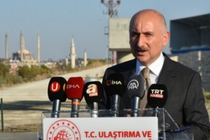 Bakan Karaismailoğlu: Demir yolundaki kapasiteyi artırmamız gerek