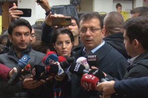 Ekrem İmamoğlu, İstiklal Caddesi'nde esnafı ziyaret etti