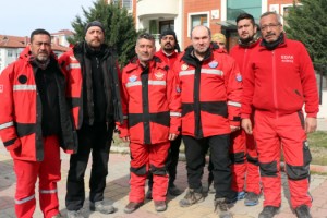 116'ncı saatte 15 yaşındaki Saadet'i kurtaran ekibin başkanı: Yaşadıklarımız gönül bağına dönüştü