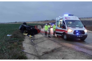 Malkara'da viraja hızlı giren araç takla attı: 2 yaralı