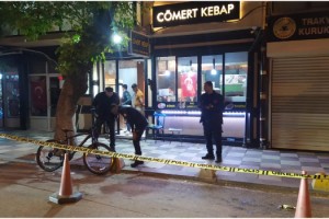 Hesap yüzünden tartıştığı kebapçıyı vurdu