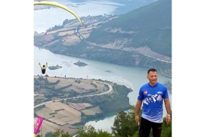 200 metre yükseklikten denize düşen yamaç paraşütü eğitmeni öldü