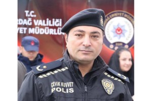 Depremzedelerin yardım malzemelerini evine götüren emniyet müdürü: Kaybolmaması için evime götürdüm