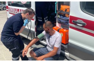 Freni boşalan yolcu minibüsü, başka bir minibüse çarptı: 2 yaralı