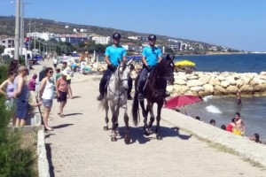Şarköy'de atlı jandarma ekipleri, sahilde göreve başladı
