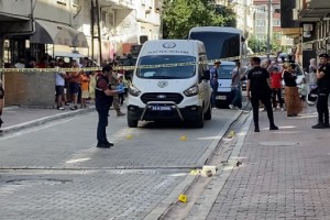 Esenyurt'ta çocukların kavgasına aileler karıştı : 3 yaralı