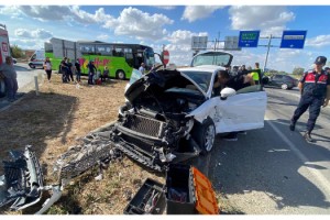 Kırklareli'nde iki otomobil çarpıştı: 6 yaralı