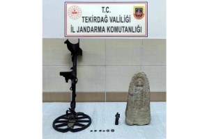 Tarihi eserleri satmak isterken jandarmaya yakalandı