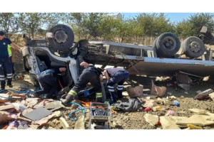 Malkara'da kamyon takla attı, sürücü yaralandı