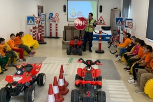 Edirne’de jandarmadan anaokulu öğrencilerine trafik eğitimi