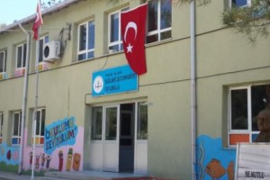 SAĞLAMTAŞLILAR OKUL İSTİYOR