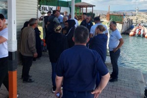 Şişme botla sürüklenen 4 kişi, 13,5 saat sonra kurtarıldı