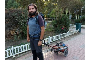 Annesinin anısına Fransa'dan başladığı yürüyüşte Türkiye'ye ulaştı