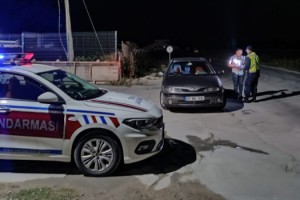 Edirne’de jandarma ekiplerinden trafik denetimleri