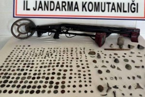 Tekirdağ'da tarihi sikke ve objeler ele geçirildi